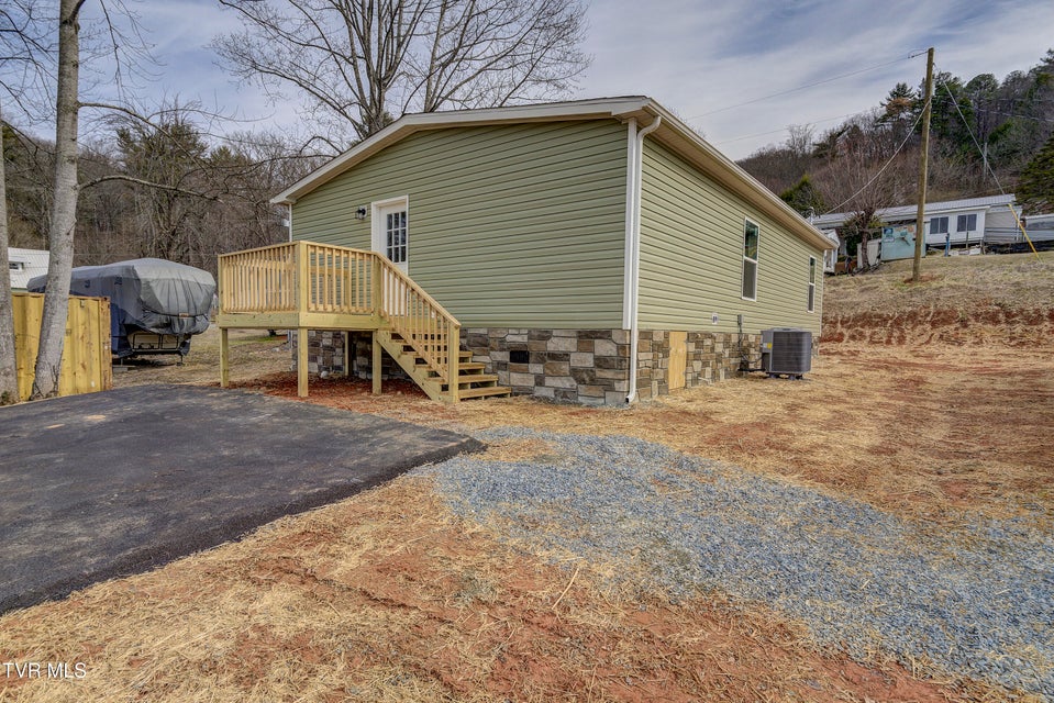 Photo #27: 200 Florida Avenue