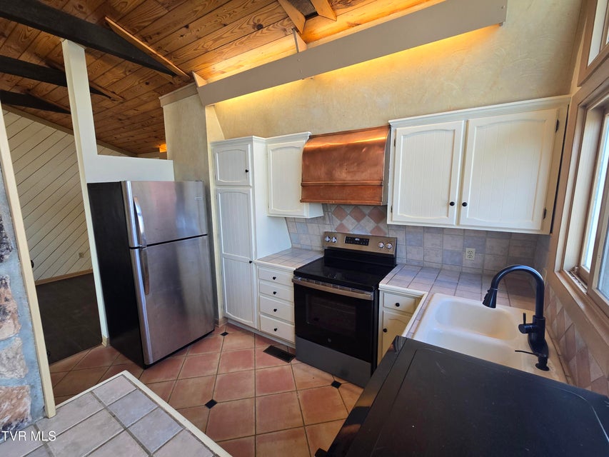 Photo #26: 324 Upland Way