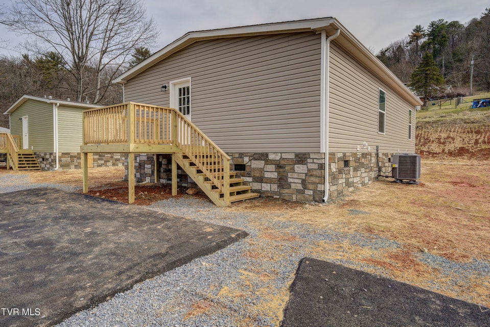 Photo #16: 202 Florida Avenue