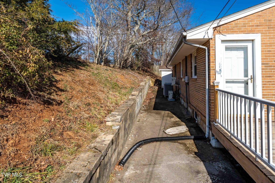 Photo #19: 1063 Jessie Lane