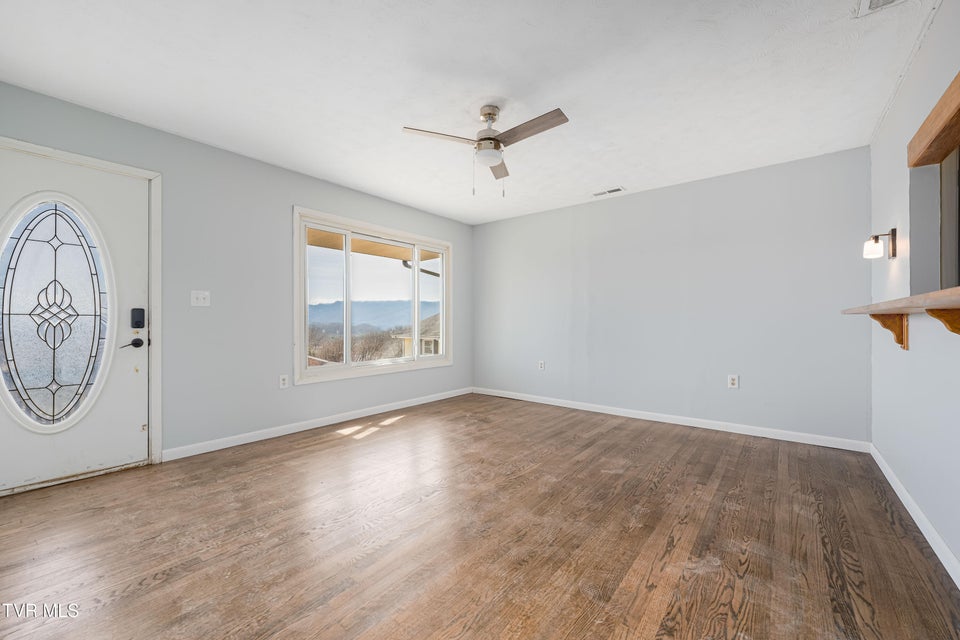 Photo #28: 1063 Jessie Lane