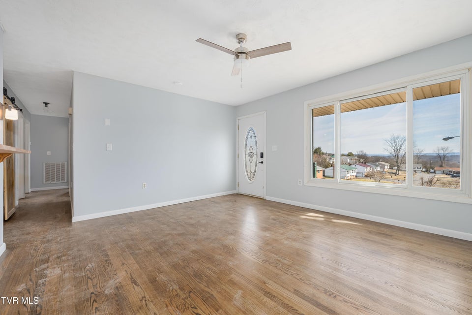 Photo #29: 1063 Jessie Lane