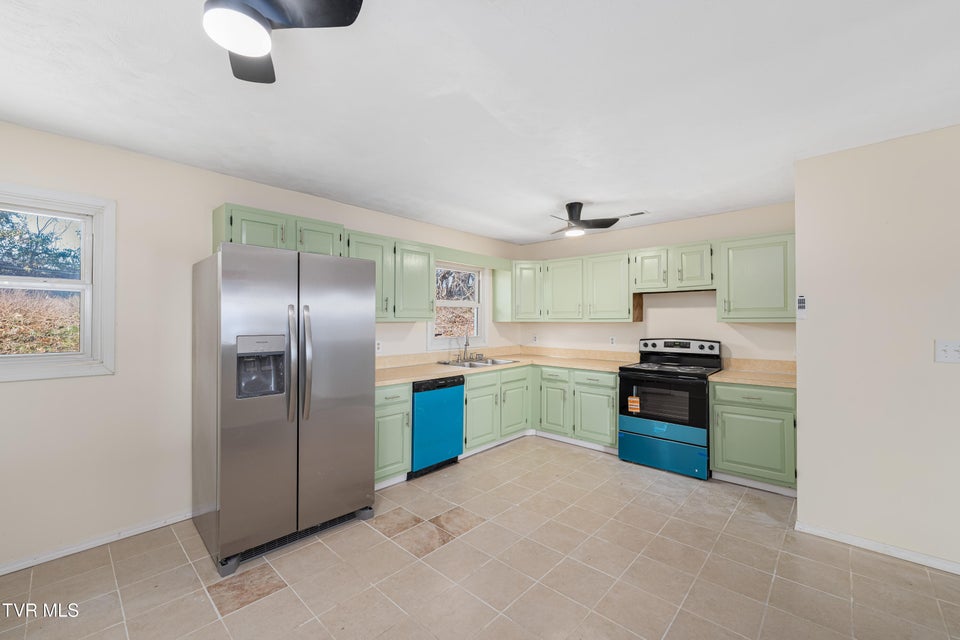 Photo #33: 1063 Jessie Lane