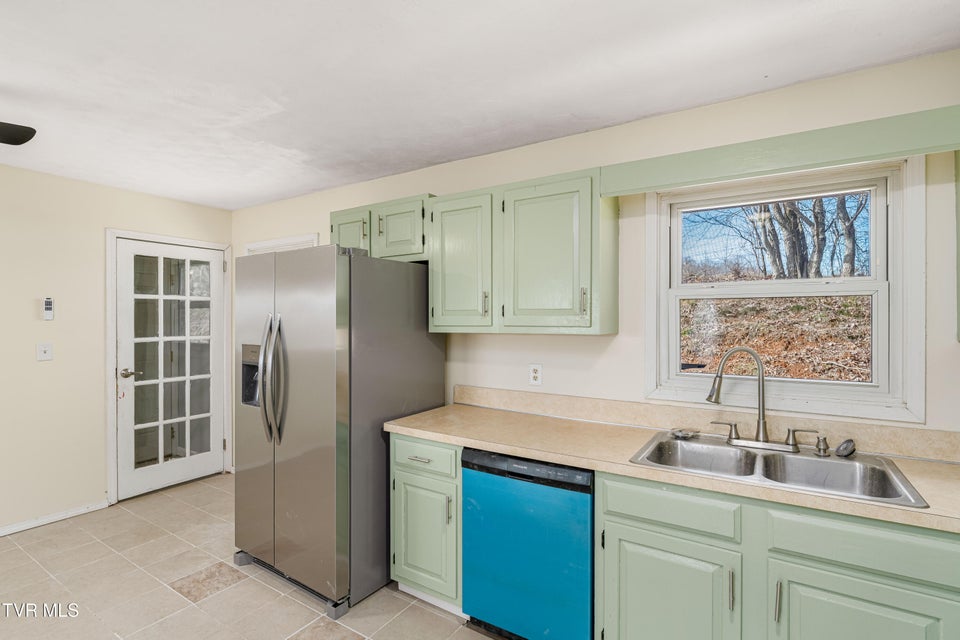 Photo #35: 1063 Jessie Lane