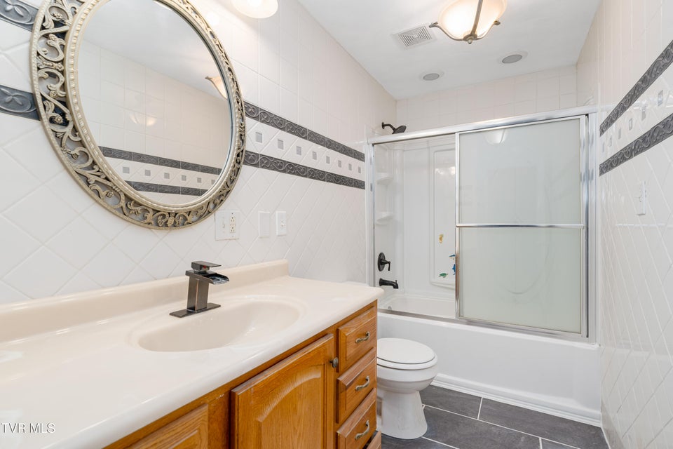 Photo #37: 1063 Jessie Lane