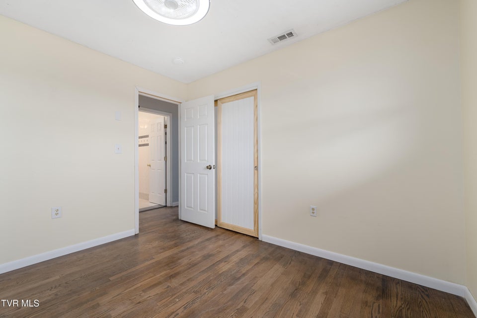 Photo #39: 1063 Jessie Lane