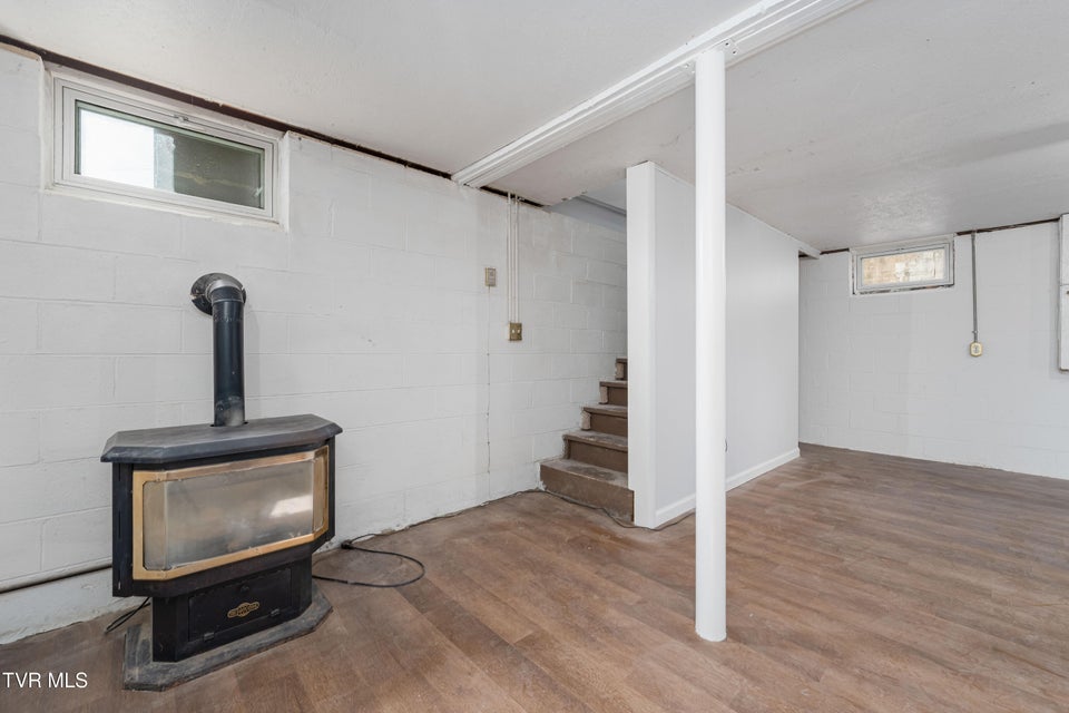 Photo #44: 1063 Jessie Lane