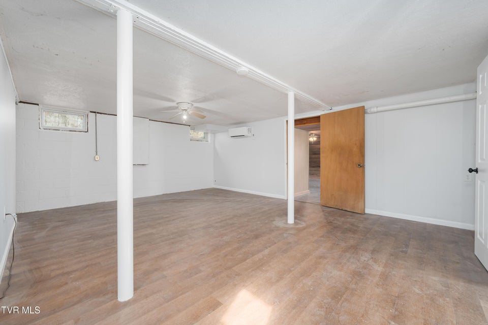 Photo #45: 1063 Jessie Lane