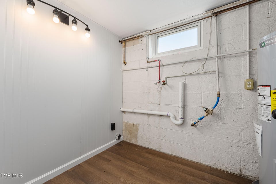 Photo #47: 1063 Jessie Lane