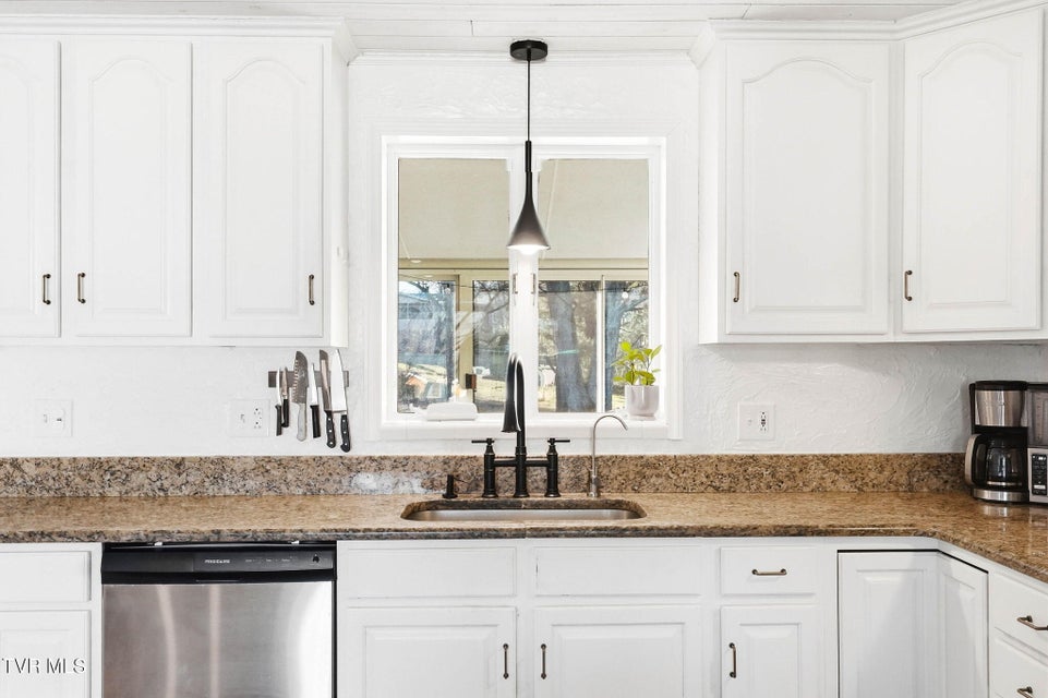 Photo #11: 297 Beaver Road