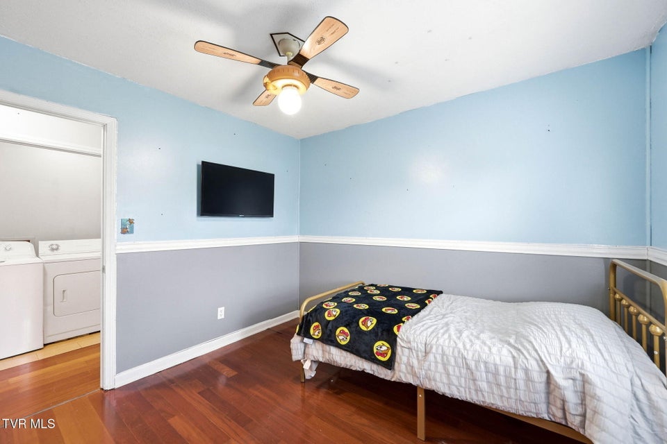 Photo #19: 19486 Astor Road