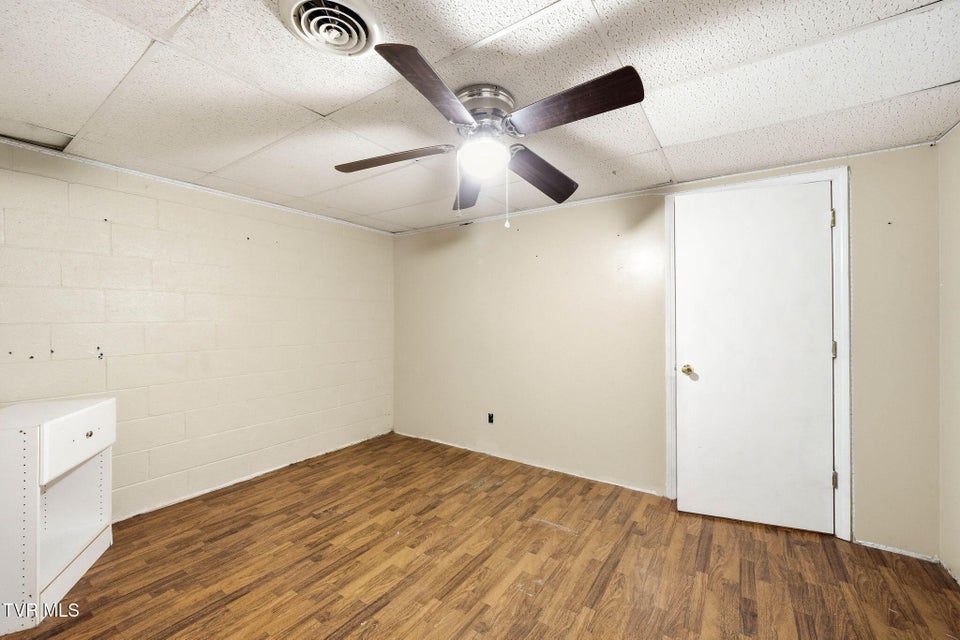 Photo #33: 19486 Astor Road