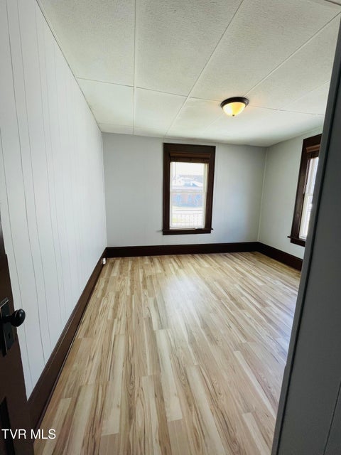 Photo #6: 204 Delaware Street