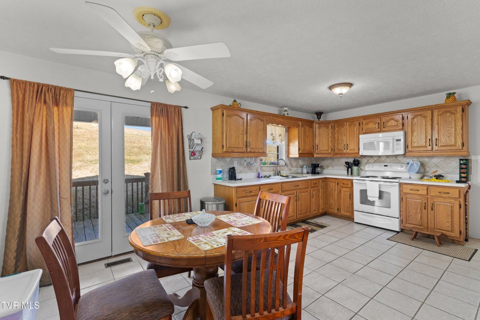 Photo #6: 1370 Raven Hill Road