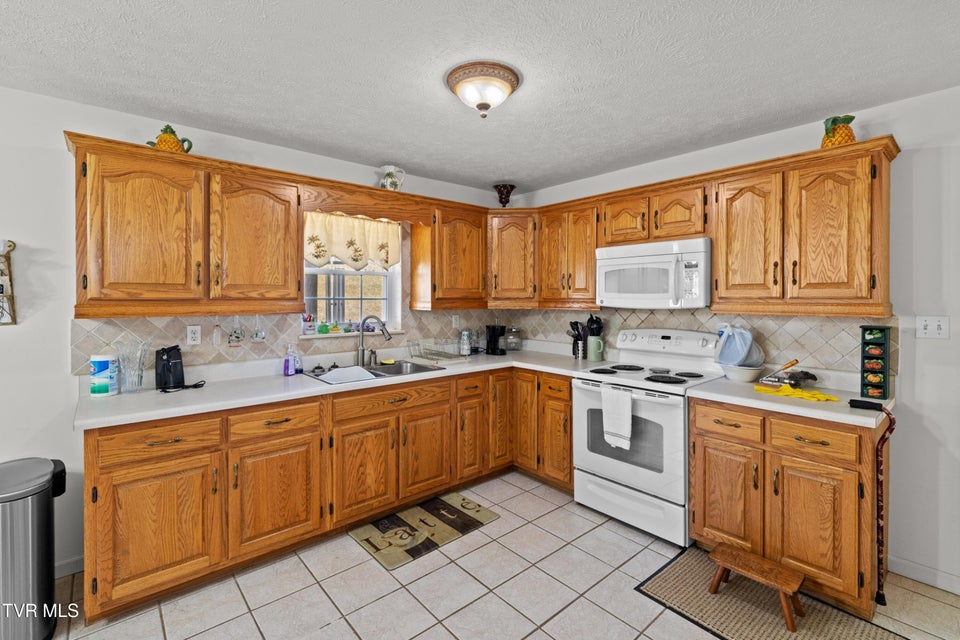 Photo #7: 1370 Raven Hill Road