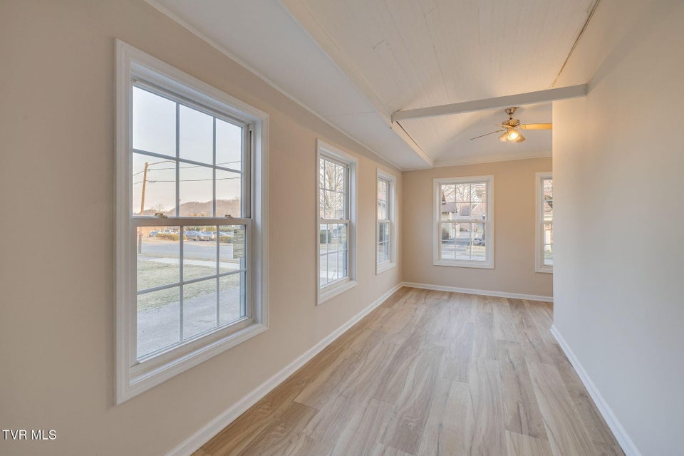 Photo #11: 201 Unaka Avenue