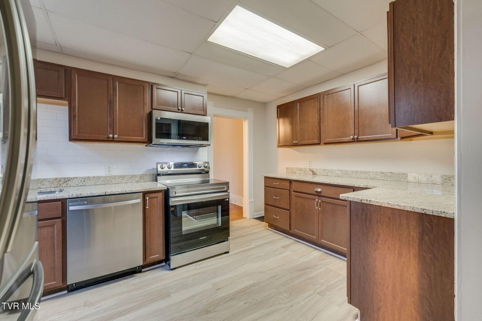 Photo #15: 201 Unaka Avenue