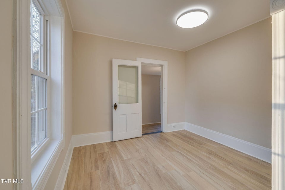 Photo #21: 201 Unaka Avenue