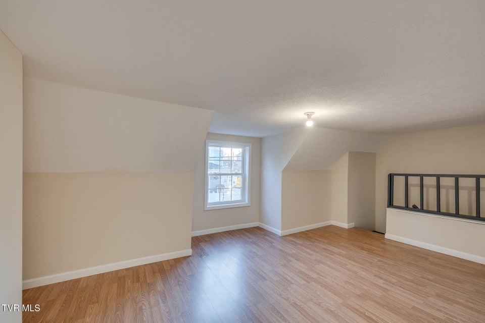 Photo #30: 201 Unaka Avenue