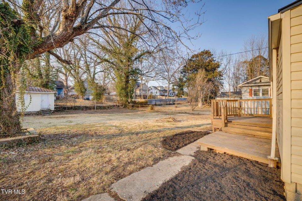 Photo #32: 201 Unaka Avenue