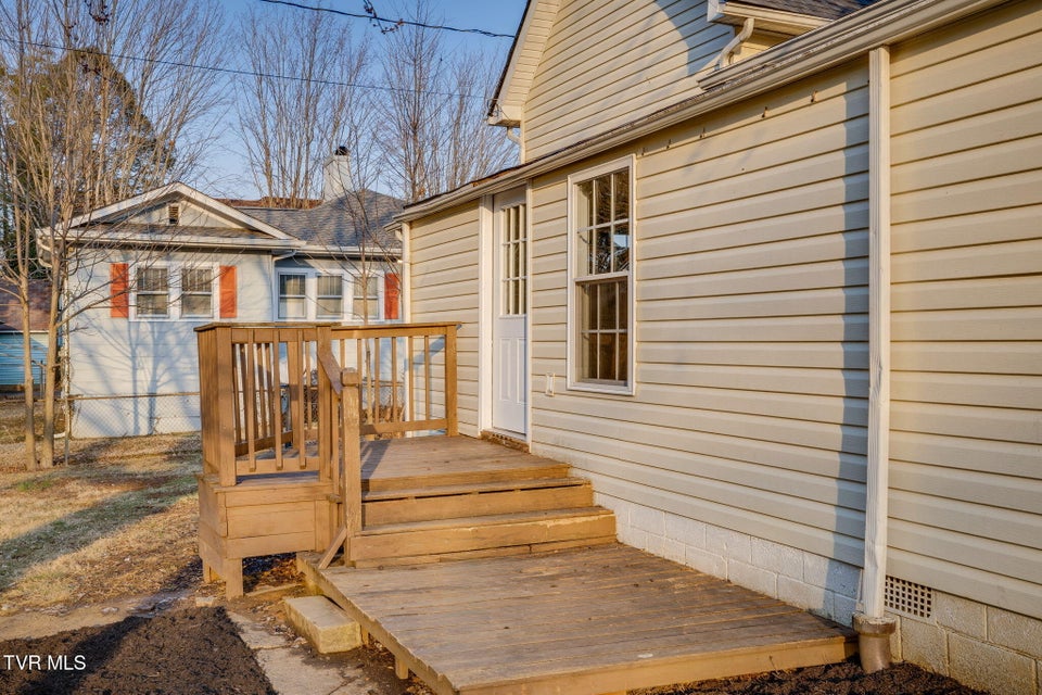 Photo #33: 201 Unaka Avenue