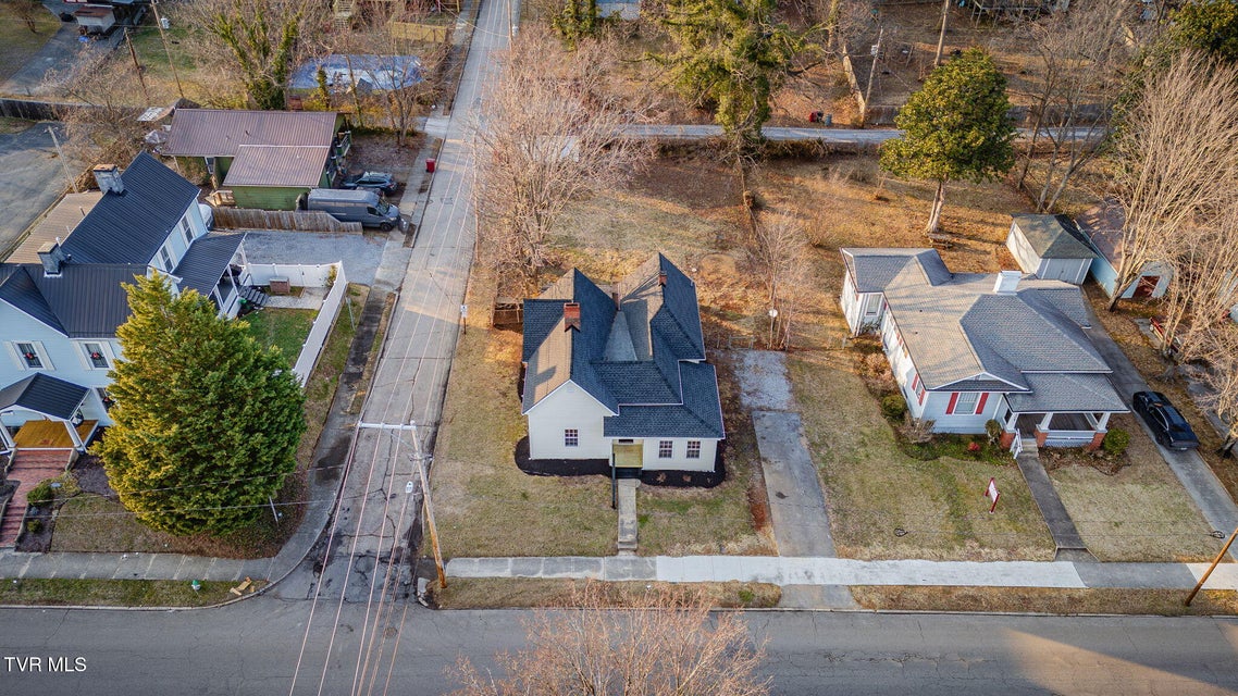 Photo #36: 201 Unaka Avenue