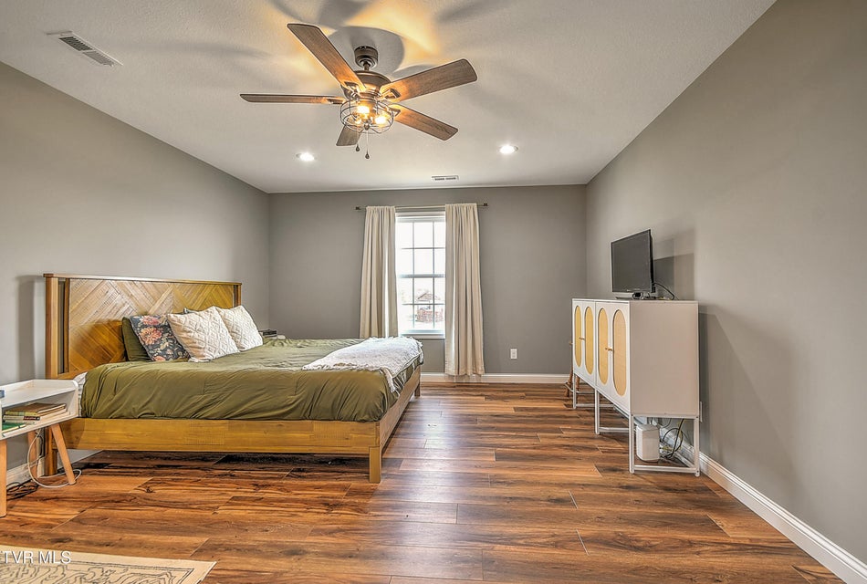 Photo #31: 1975 Erwin Highway