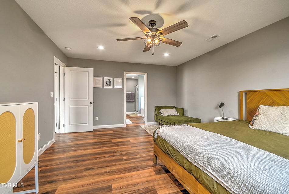 Photo #32: 1975 Erwin Highway