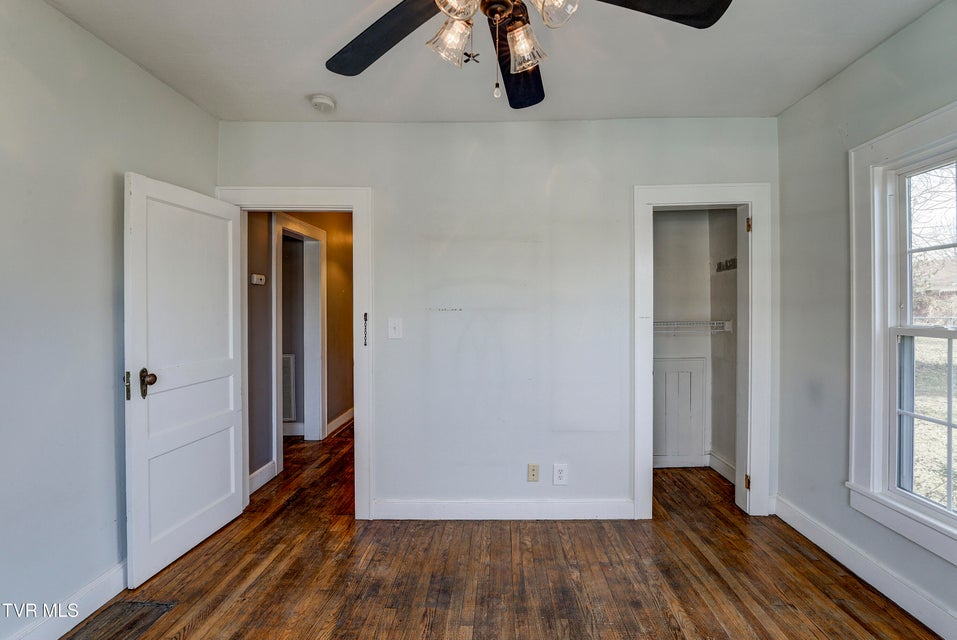 Photo #15: 219 Chilhowie Avenue