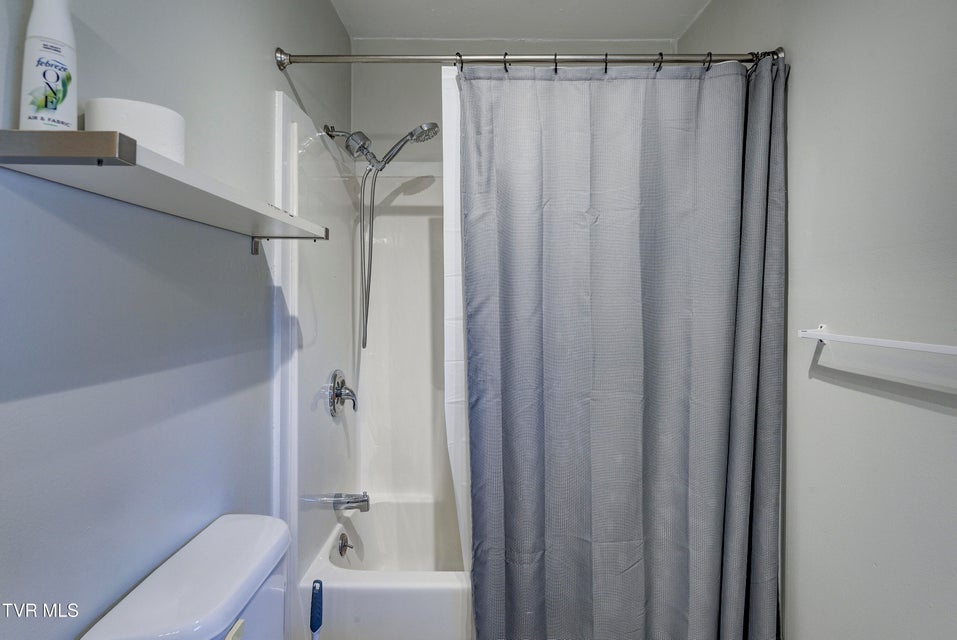 Photo #18: 219 Chilhowie Avenue