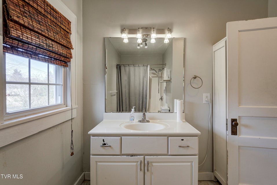 Photo #19: 219 Chilhowie Avenue