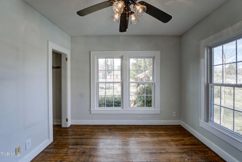 Photo #26: 219 Chilhowie Avenue