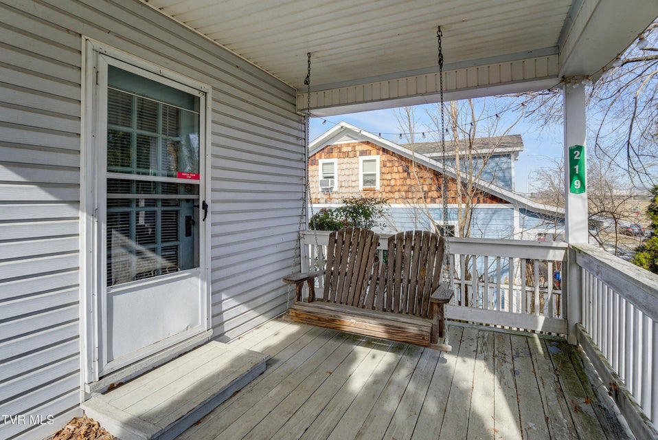 Photo #5: 219 Chilhowie Avenue