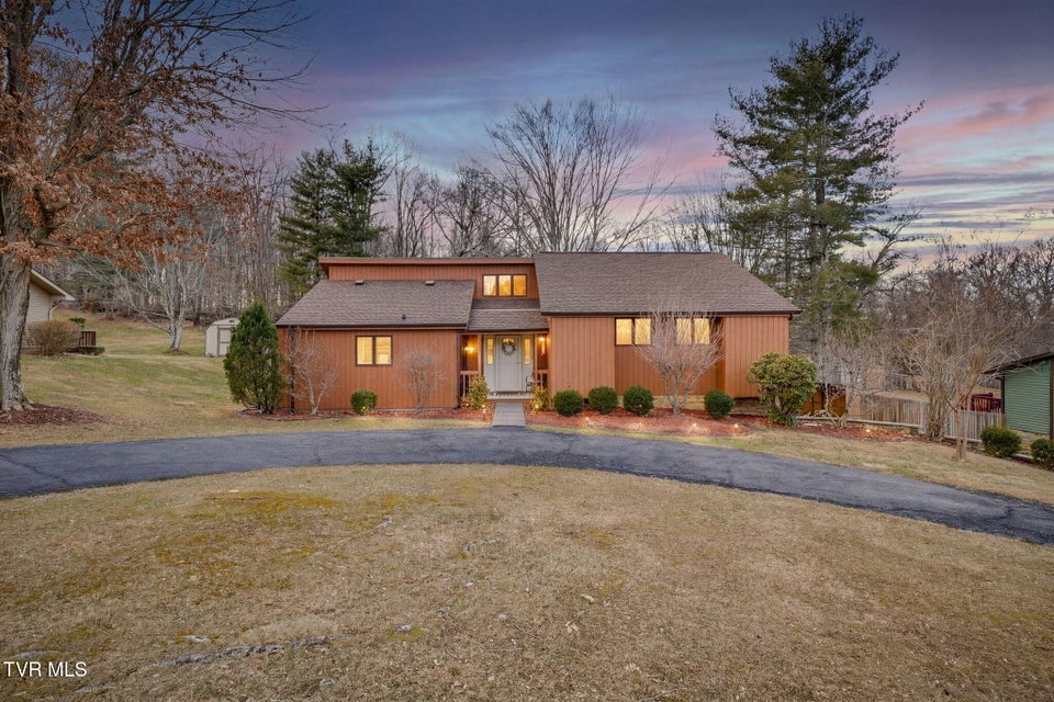 Photo #2: 185 Picadilly Lane