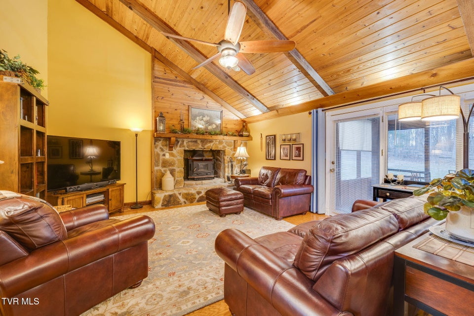 Photo #10: 185 Picadilly Lane