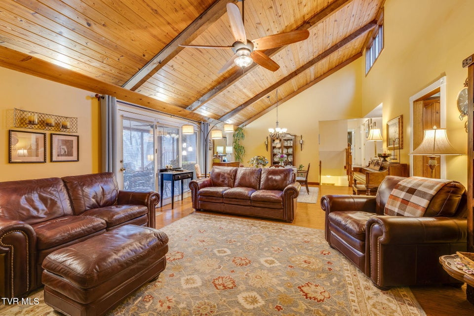 Photo #12: 185 Picadilly Lane