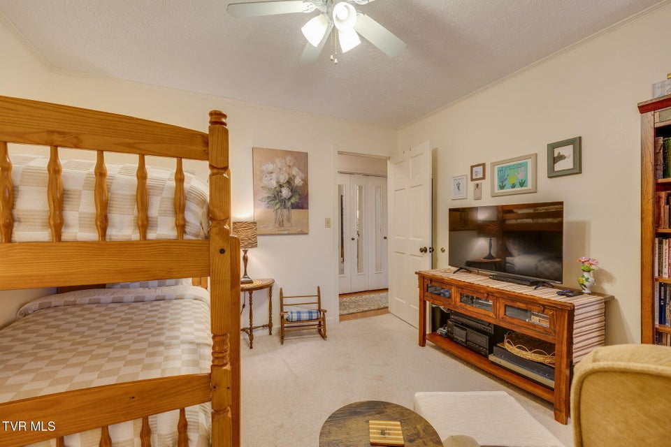 Photo #23: 185 Picadilly Lane