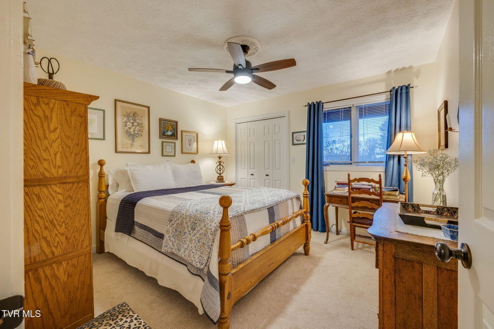 Photo #25: 185 Picadilly Lane