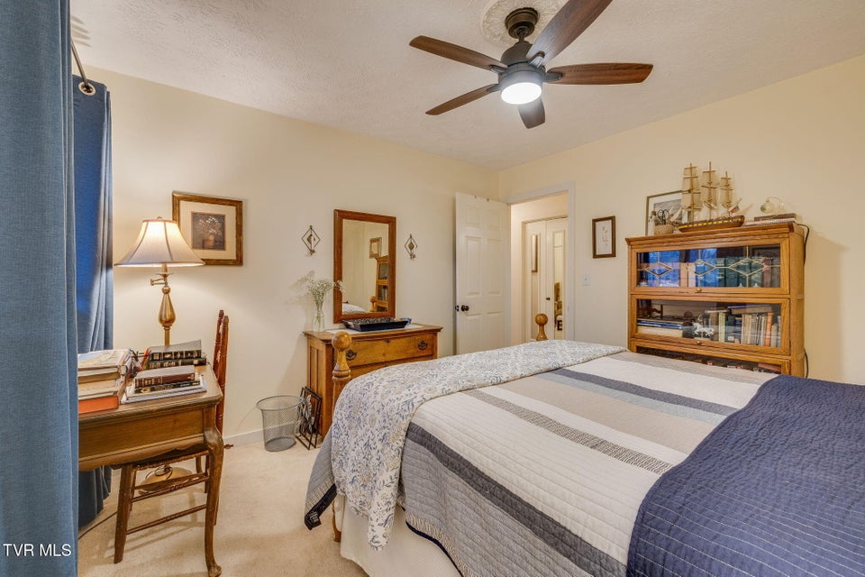 Photo #26: 185 Picadilly Lane