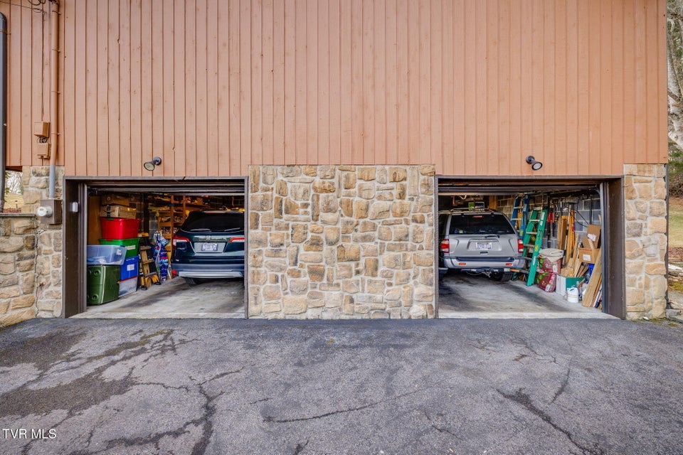 Photo #31: 185 Picadilly Lane