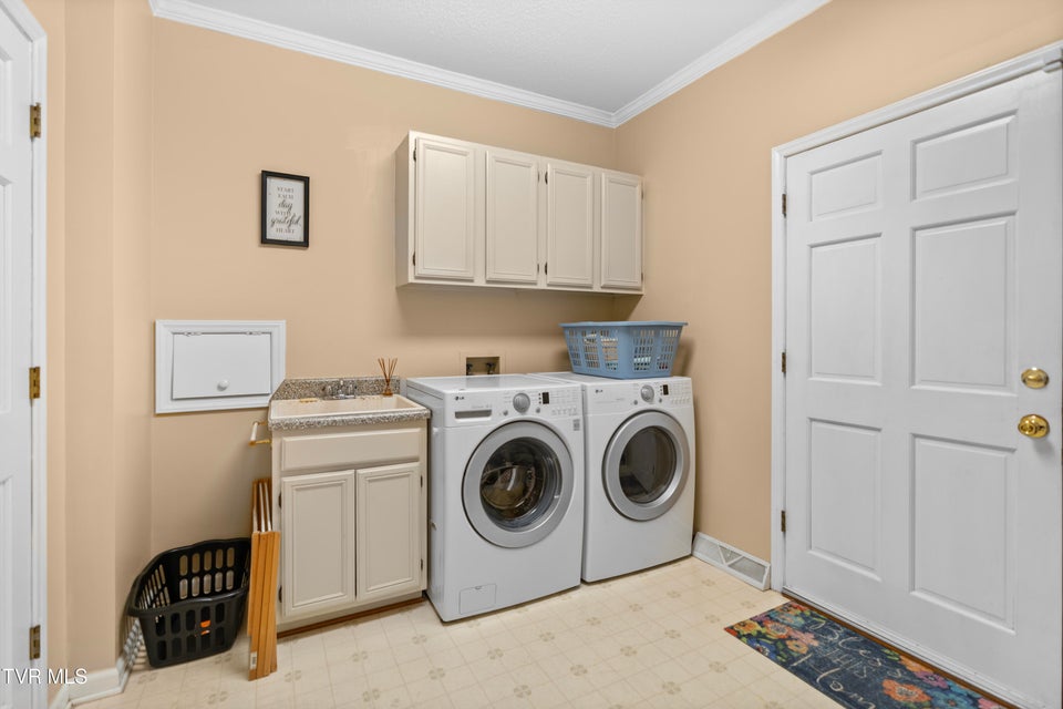 Photo #18: 165 Fairway Drive