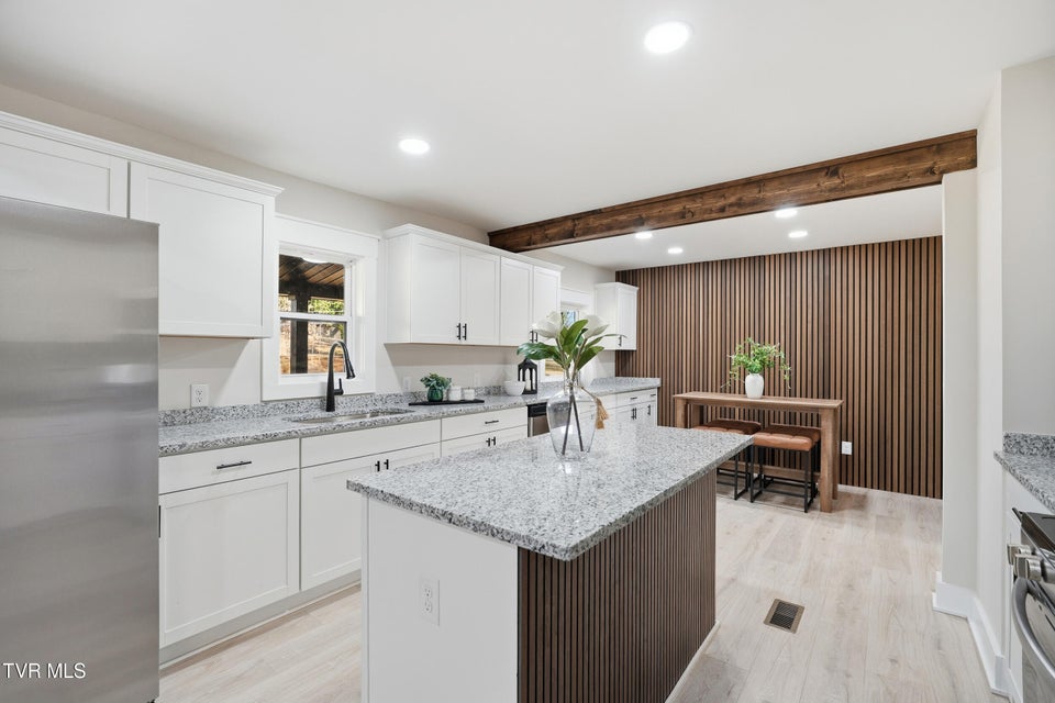 Photo #15: 400 Cherokee Street