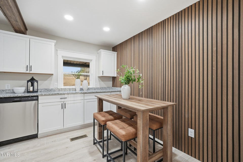 Photo #22: 400 Cherokee Street