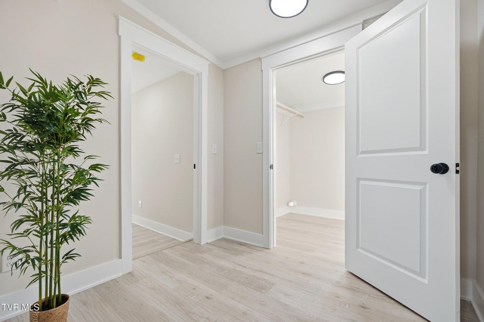 Photo #23: 400 Cherokee Street