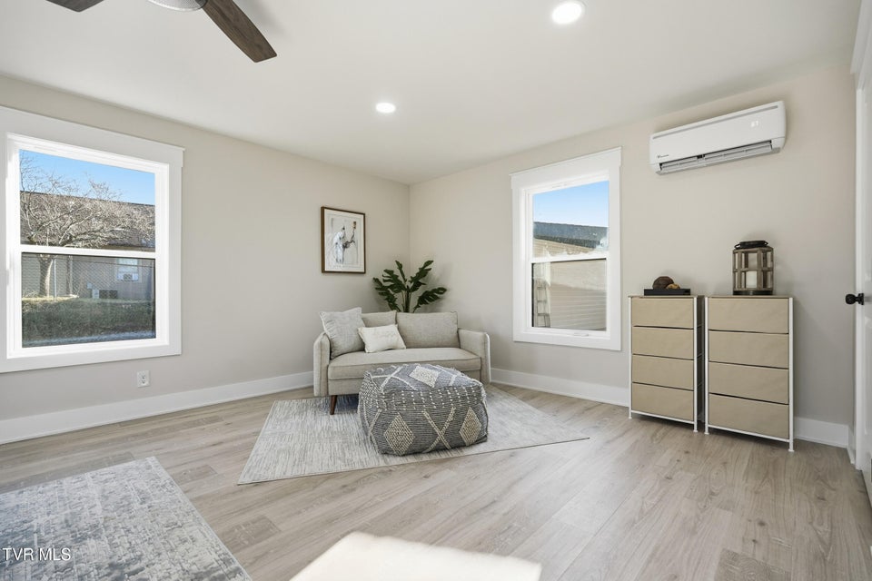 Photo #26: 400 Cherokee Street