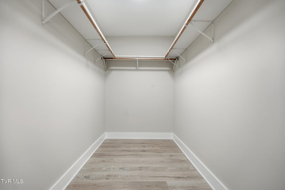 Photo #31: 400 Cherokee Street