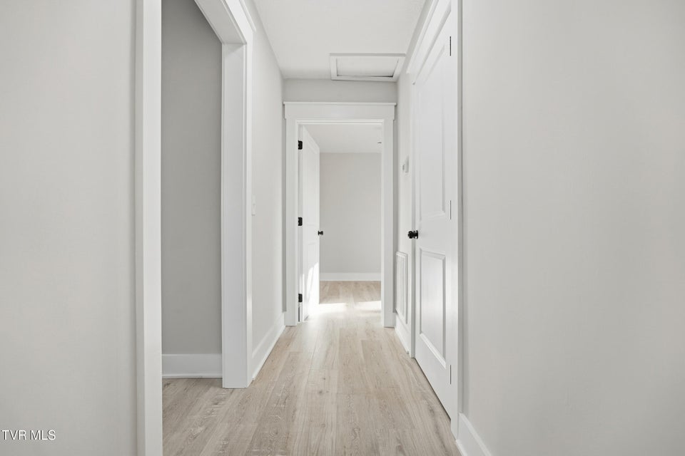 Photo #33: 400 Cherokee Street