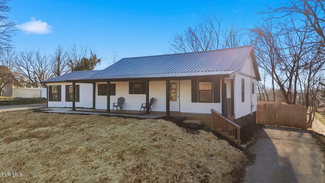 Photo #2: 400 Cherokee Street