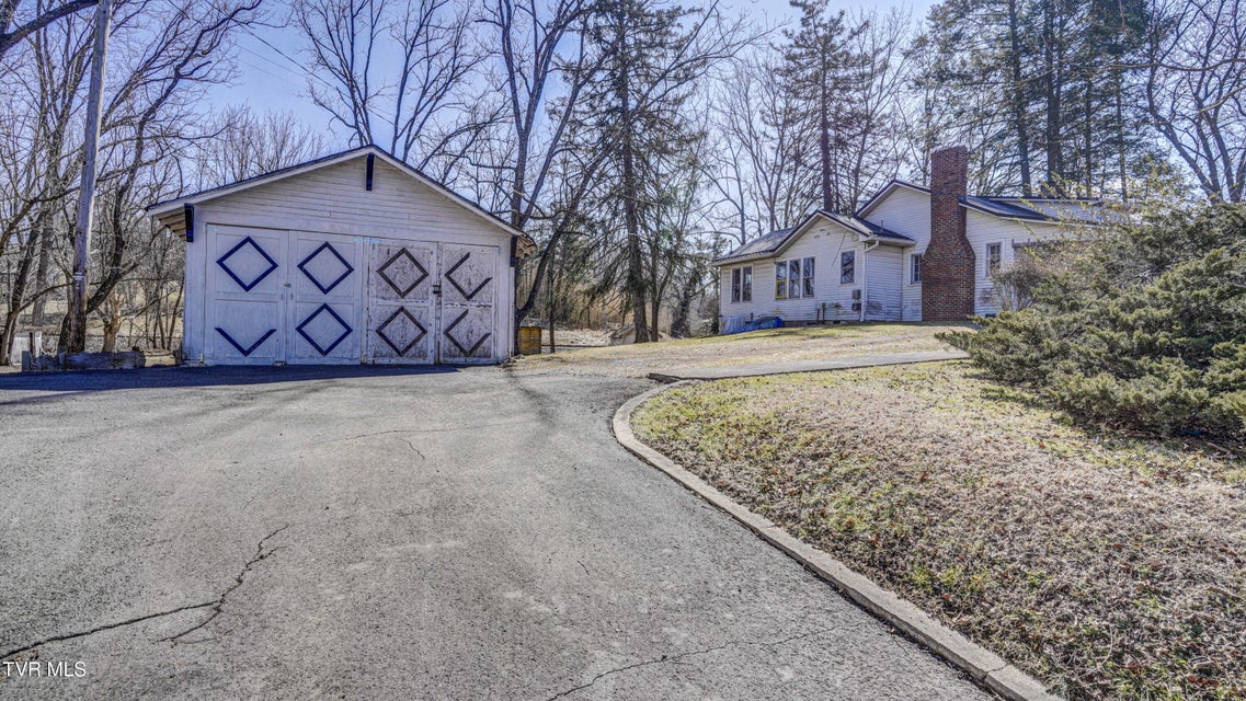 Photo #34: 985 Old Abingdon Highway