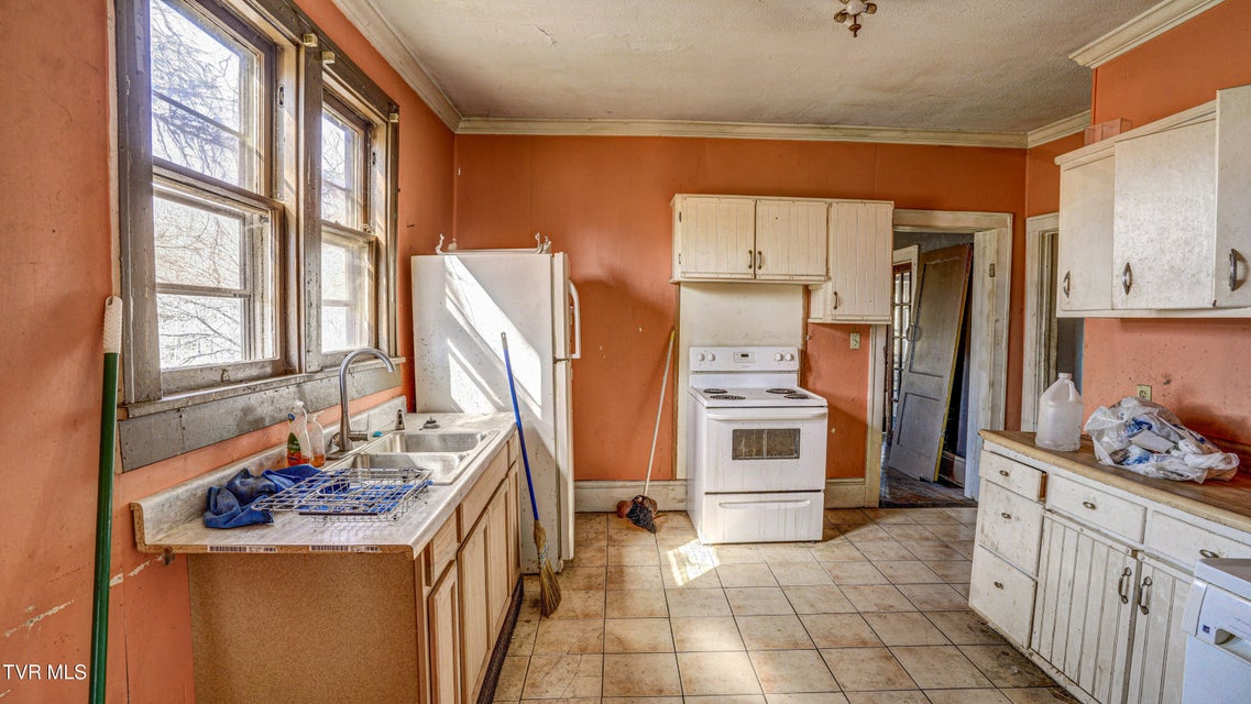 Photo #16: 985 Old Abingdon Highway